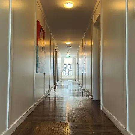Zwei Loewen Apartment *