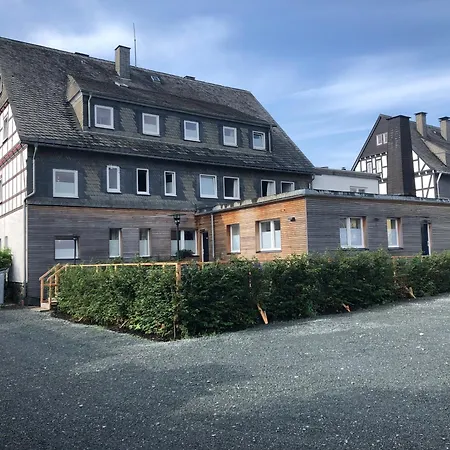 Zwei Loewen Apartment