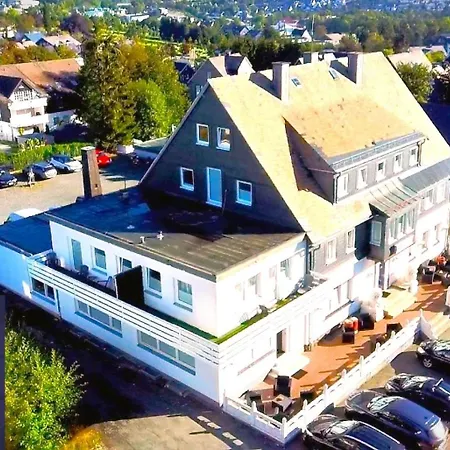 Zwei Löwen Winterberg