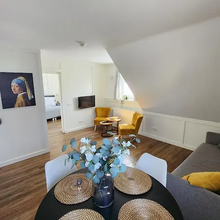 Zwei Loewen Apartment