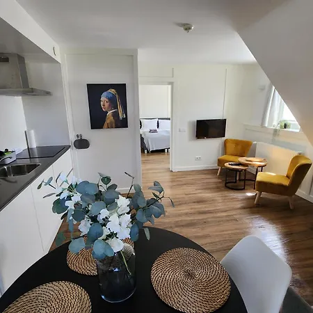 Zwei Loewen Apartment *